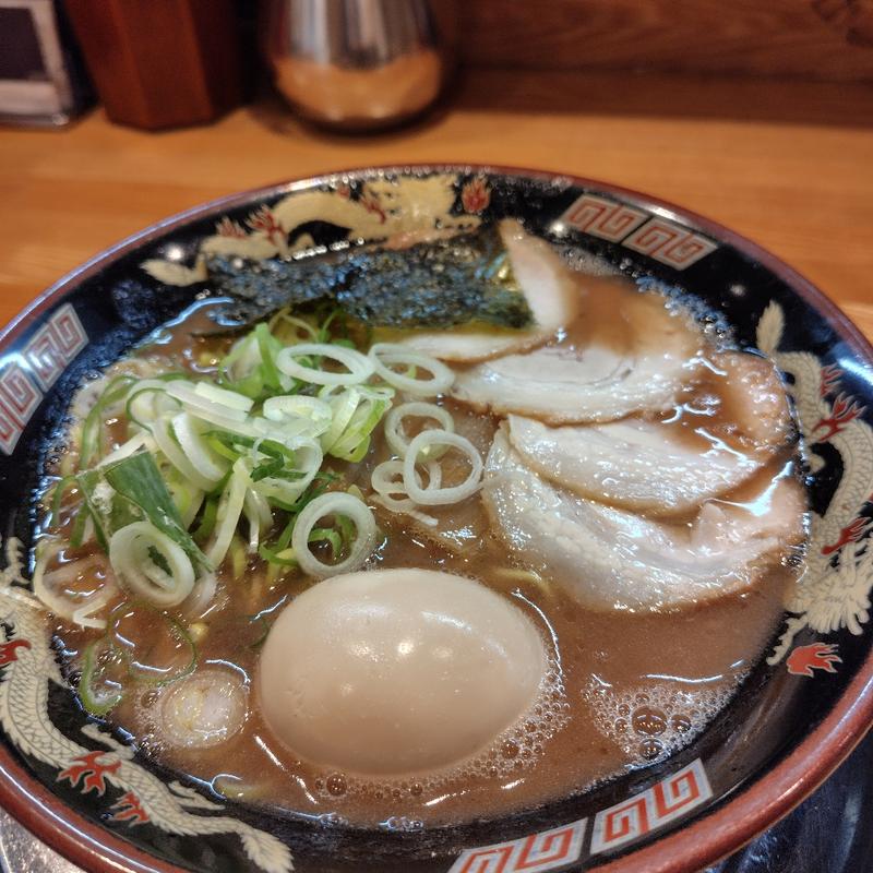 半熟玉子のせ とんこつラーメン(宮崎とんこつラーメン 風来軒 大阪本店)