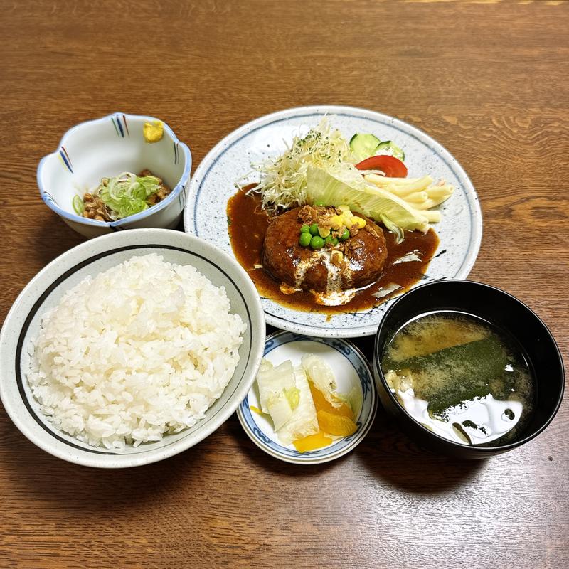 煮込みハンバーグ定食(季節料理 末ぜん(すえぜん))