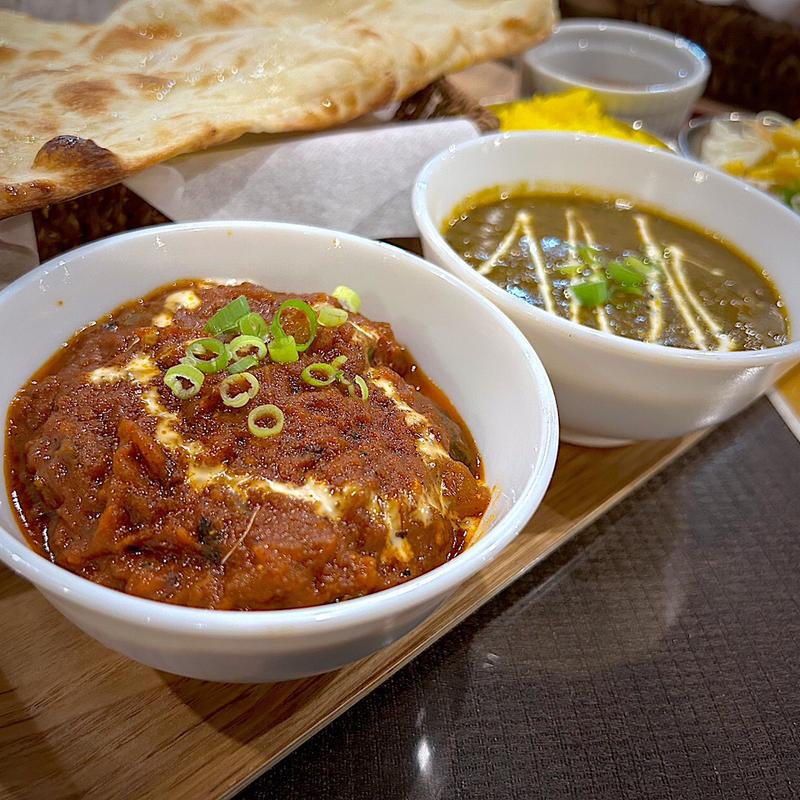 ブナゴーストカレー＆ほうれん草ベースのキーマカレー(ナマスカ 仙台南町通り店 （NAMASKAR）)