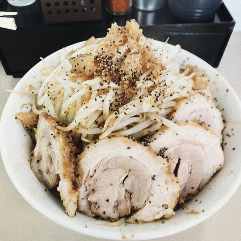 小豚ラーメン汁なし(夢を語れ 山梨)