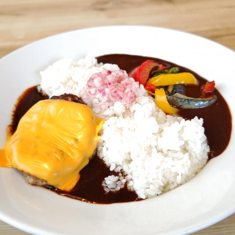 デミチーズハンバーグ&夏野菜カレー(ココス 金沢八景店)