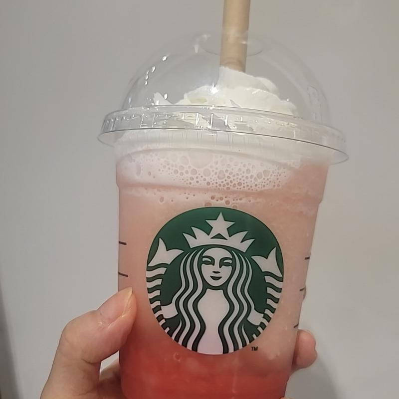 ラブ ＆ ピーチ
フラペチーノ®(スターバックス)