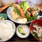 海老フライと餃子カツ定食