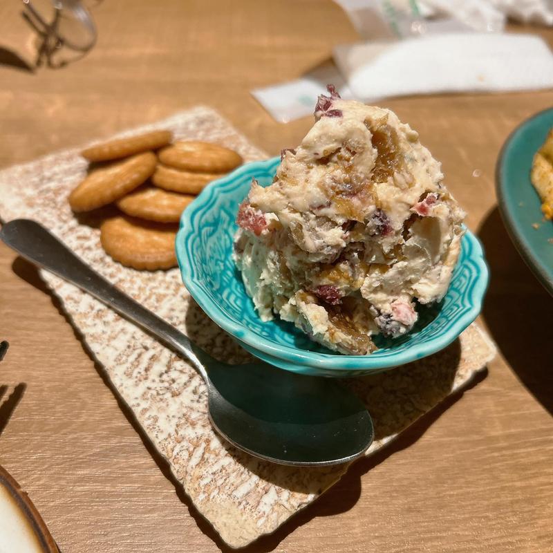 ドライいちじくといぶりがっこクリームチーズ(TOKI PAO)