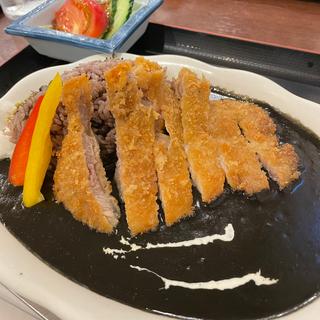 黒いカツカレー