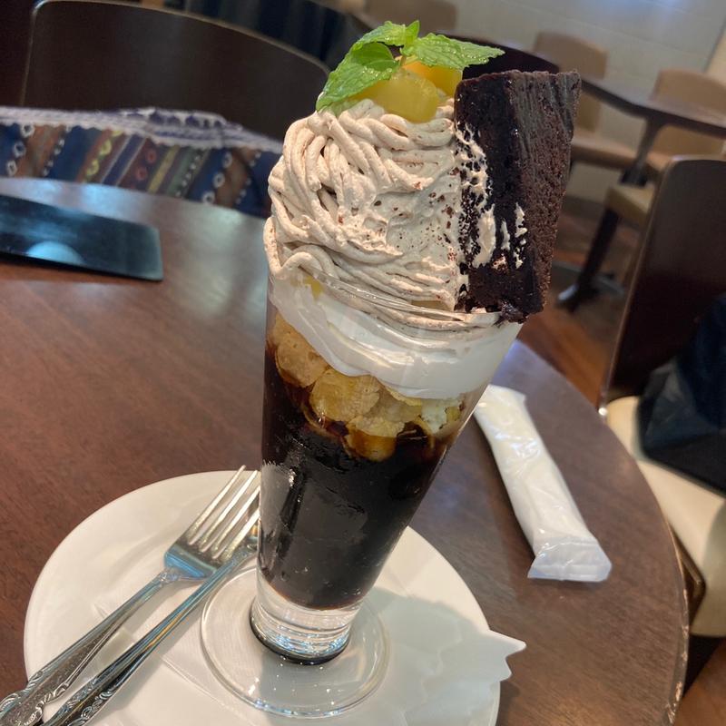 モンブランパフェ(カフェラリー 新宿店 （Cafe Rally）)