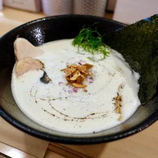 鶏白湯らーめん　醤油(らーめん 鶏と〇〇 ~torimaru~)