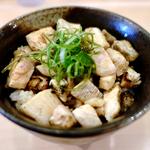 炙り鶏チャーシュー丼