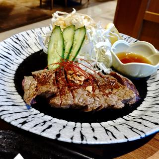 和牛イチボの網焼きガーリックステーキ(天下の台所 大起水産 八軒家浜 まぐろスタジアム)