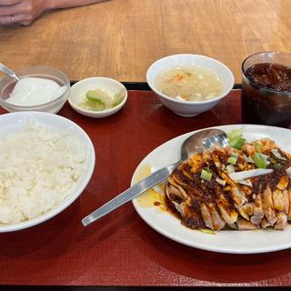 よだれ鷄定食(餃子の王様 龍吟茅ヶ崎店)