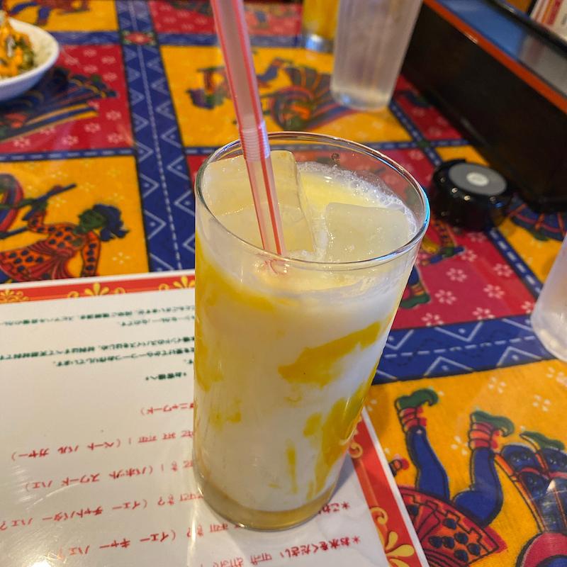 マンゴーラッシー(スビ マハル )