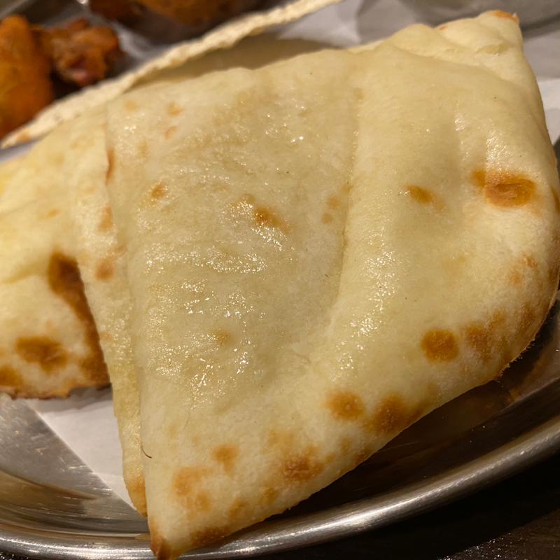 チーズナン(インドネパール料理カグベニ)