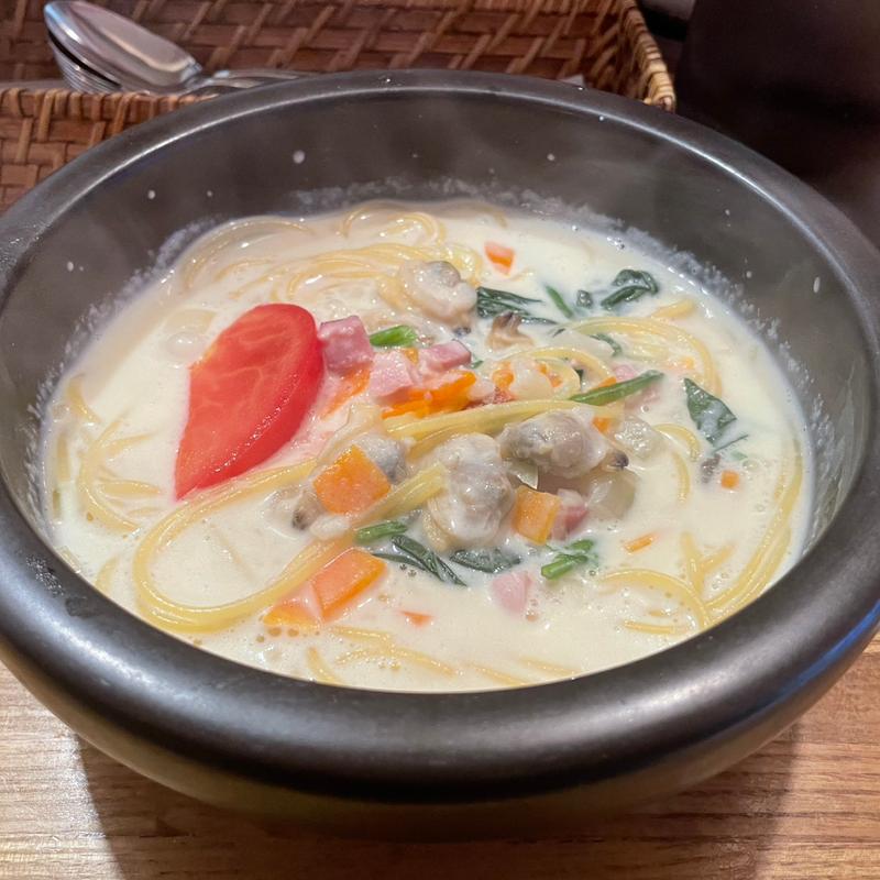 クラムチャウダー(Nonnki PASTAYA)