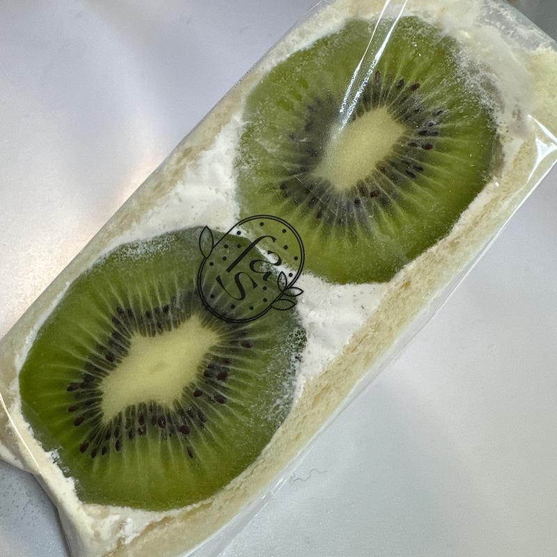 キウイ(fruits and season(フルーツアンドシーズン))