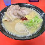 秘伝の豚骨醤油ラーメン(NEWラーメンショップR4)