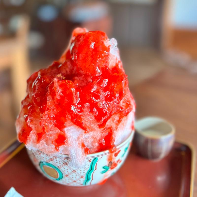 かき氷　いちご(黒豆スイーツ＆カフェsasarai)