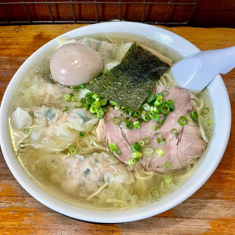 塩雲呑麺 大盛 煮卵(伊達屋)