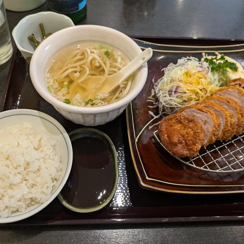 ヒレカツ定食(Tonkatsu Tombo)