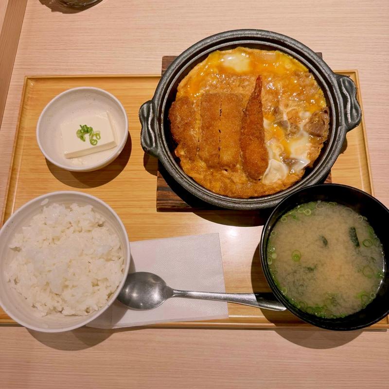 ミックスとじ定食(やよい軒 銀座インズ店)