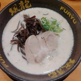 豚骨らーめん(とんこつラーメン 博多風龍 新橋店)