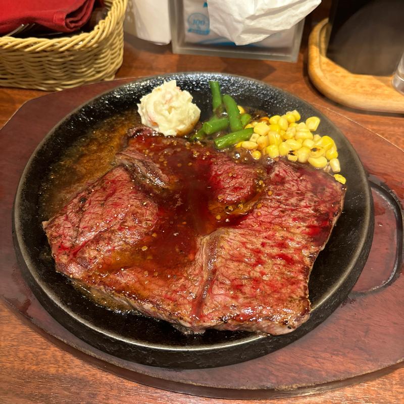 肉の日王国ステーキ200g(鉄板王国 西新宿店)