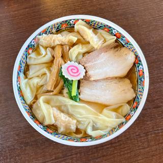 醤油そば ワンタン入り(中華そば かなで 〜豚と節〜)