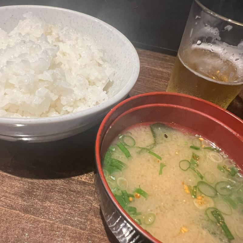 ご飯、味噌汁(洋食の朝日 （ヨウショクノアサヒ）)