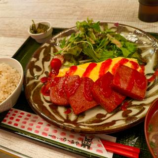 ポークたまご定食(沖縄クラフトビール＆琉球バル ガチマヤ（神保町駅）)