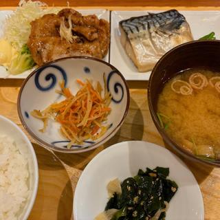 干物屋さんのサバと豚の生姜焼き定食(KAISEN MART ルミネ池袋店)