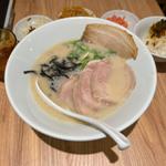 白丸　チャーシュー麺