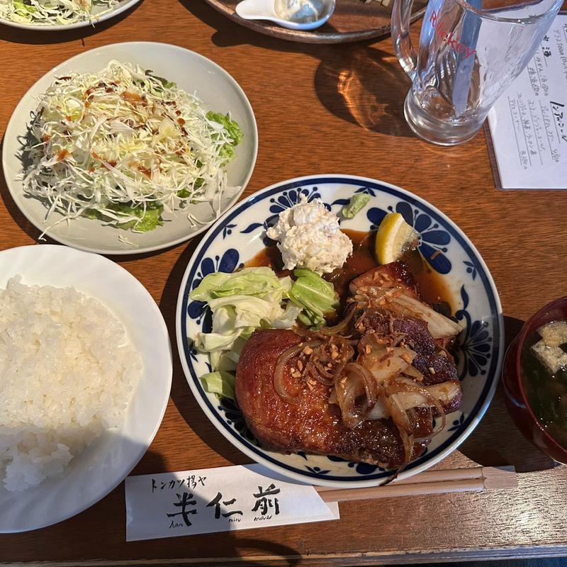 厚切りポークステーキ定食（350g）(トンカツ揚ヤ 半仁前)