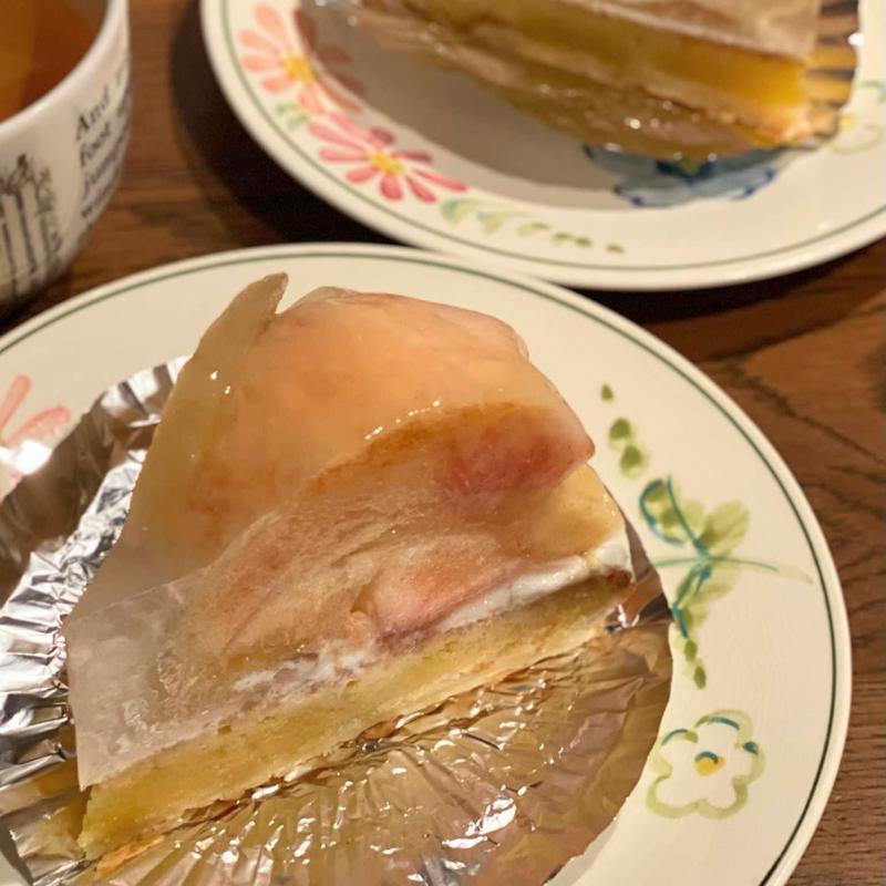 桃のタルト(近江屋洋菓子店 神田店 （オウミヤヨウガシテン）)