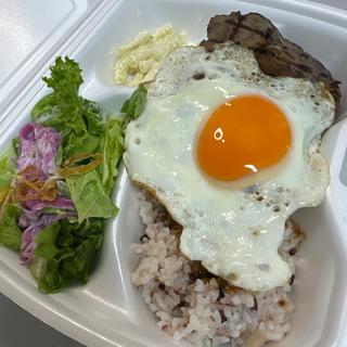 ビーフ100%ロコモコ(hale'aina HOA 渋谷)