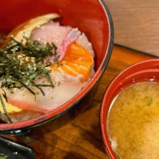 おか長海鮮丼(スシ海鮮酒場おか長阪急三番街店)