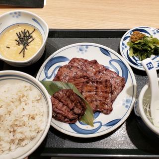 牛タンぎゅうぎゅうセット(ねぎし 公園通り店)