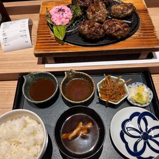 ハンバーグ定食　1.5人前(挽肉屋 神徳)