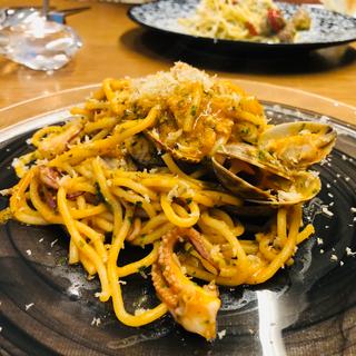 アサリ・シラス・赤イカの トマトソース スパゲティ (ポルタフォルトゥーナ マツオ)