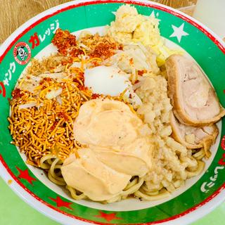 まぜそば＋温玉＋チャーシュー1枚(ジャンクガレッジ カインズ羽生店)