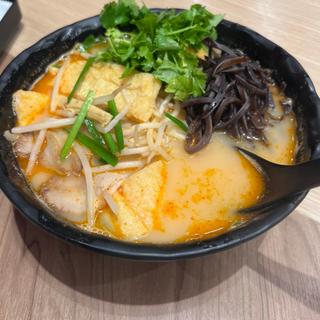 香港麻マーラー米線+パクチー(譚仔三哥 タムジャイサムゴー 恵比寿店)