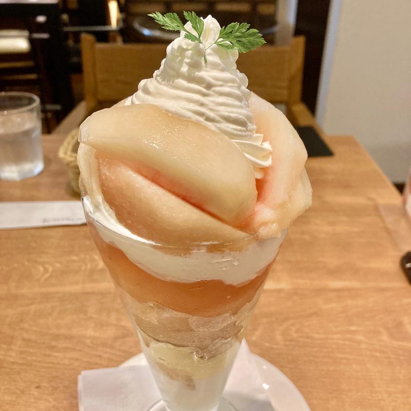 白桃パフェ(ICHIRIN COFFEE 箕面本店)