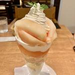 白桃パフェ