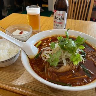 麻辣牛肉麺5辛セット(中華処 萬万亭)