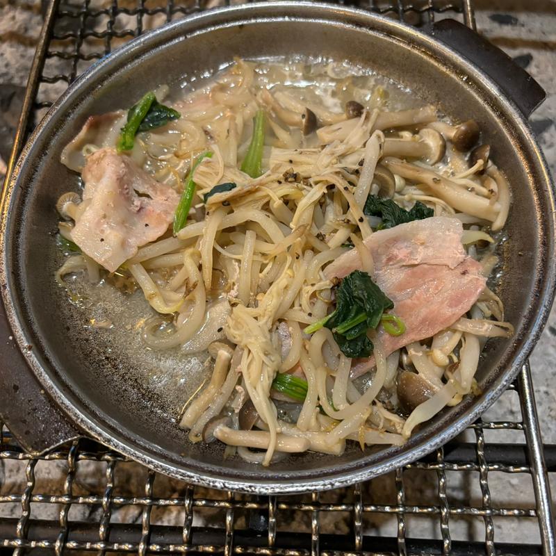 豚肉ともやし炭火鍋焼き(華菱 )