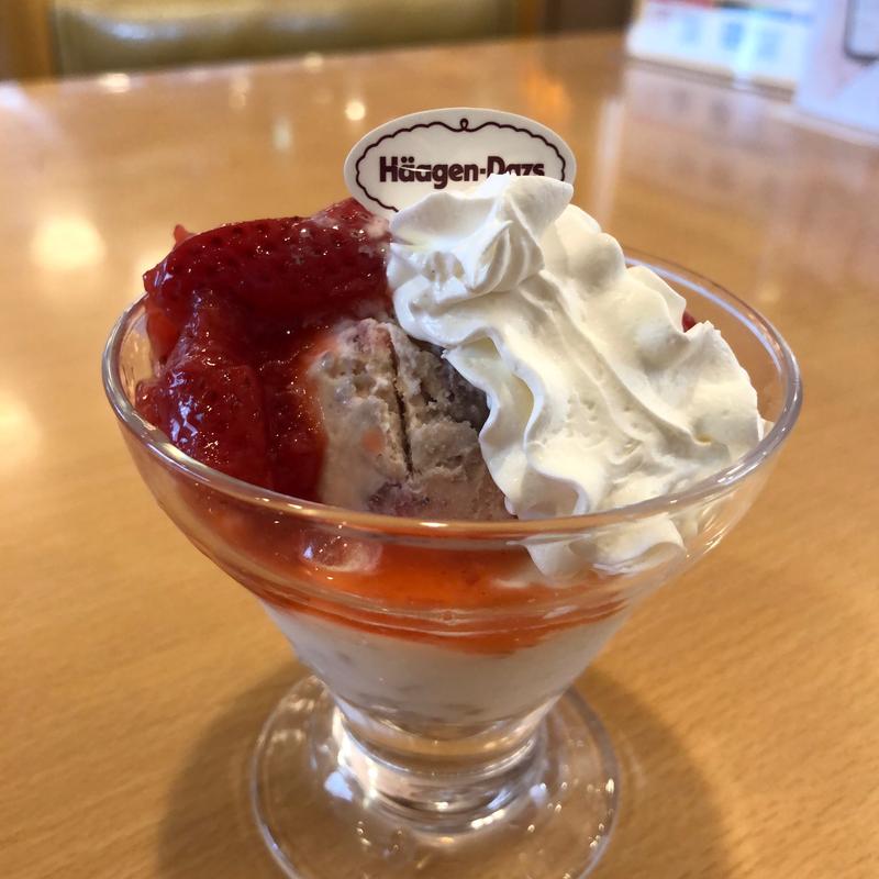 ハーゲンダッツストロベリーのミニベリーパフェ(ジョイフル 上尾店)