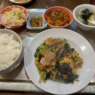 豚ニラ玉子炒め定食(餃子専科DINING LEE)