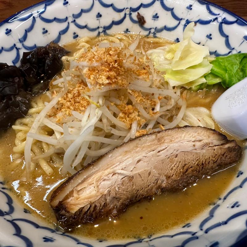 塩ラーメン、大盛り(波（シー）)