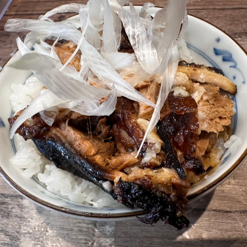 チャーシュー丼(波（シー）)