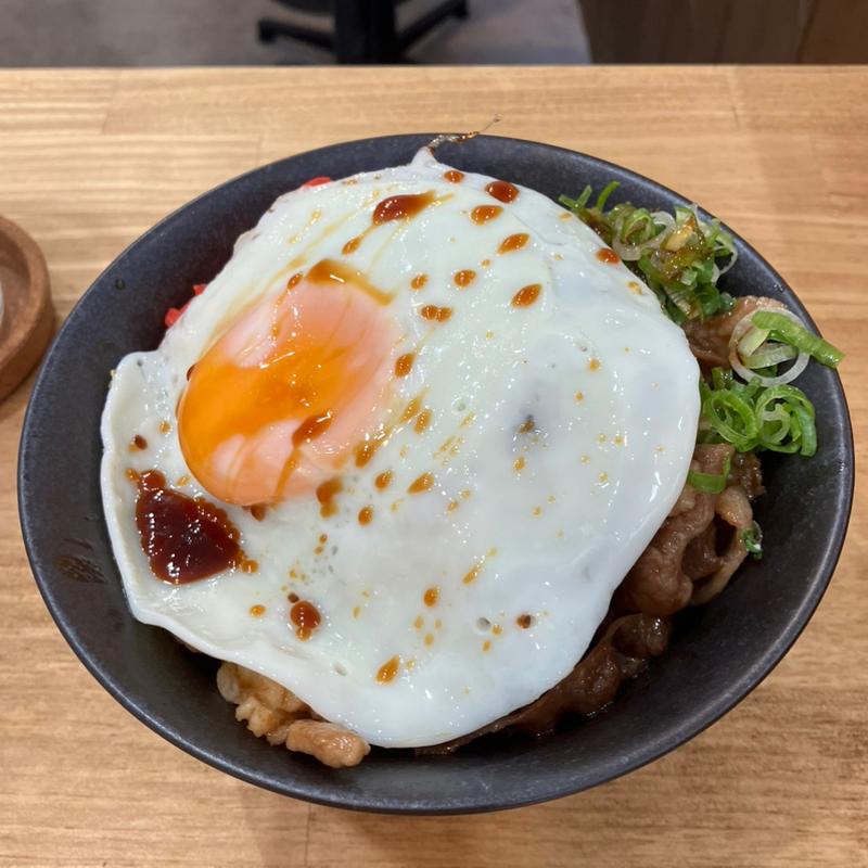 豚丼(ここぺり岸辺)