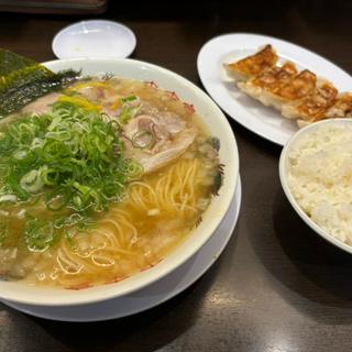 ギョーザ定食（塩ラーメン(来来亭 守山村前店)