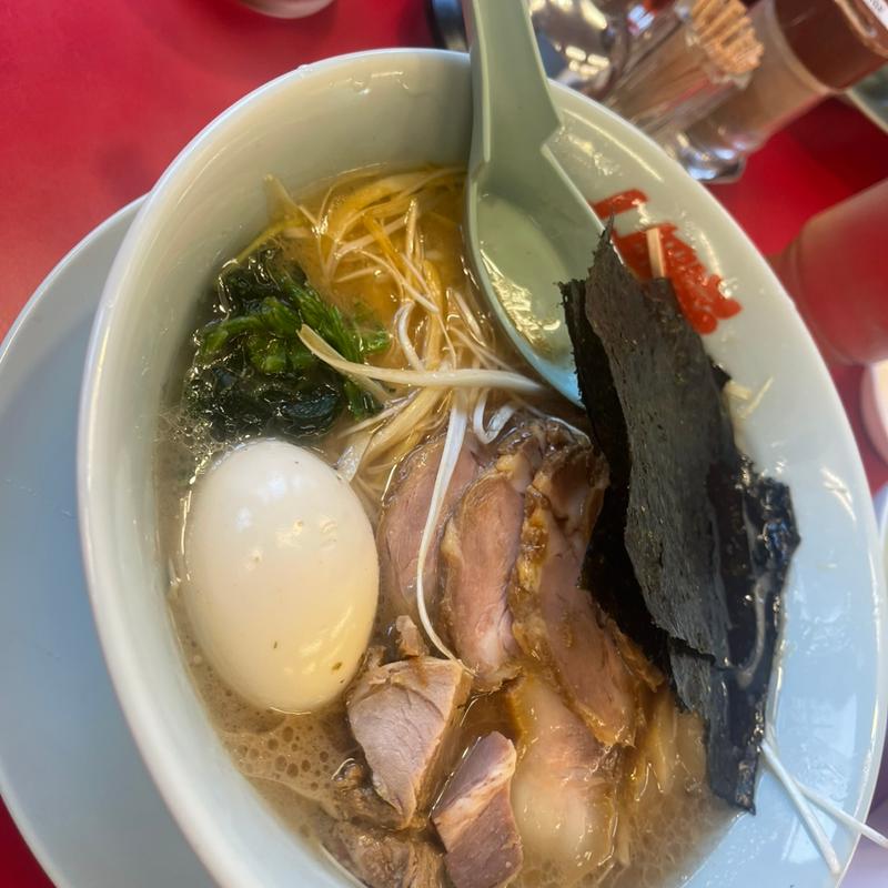 プレミアム豚骨醤油ラーメン＋チャーシュー(ラーメン 山岡家 羽生店)